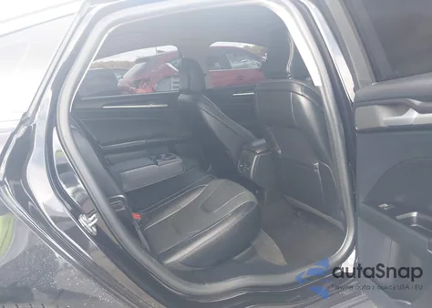 2020 Ford Fusion Plug-In Hybrid Titanium z USA, uszkodzony, nr VIN 3FA6P0SU3LR247254